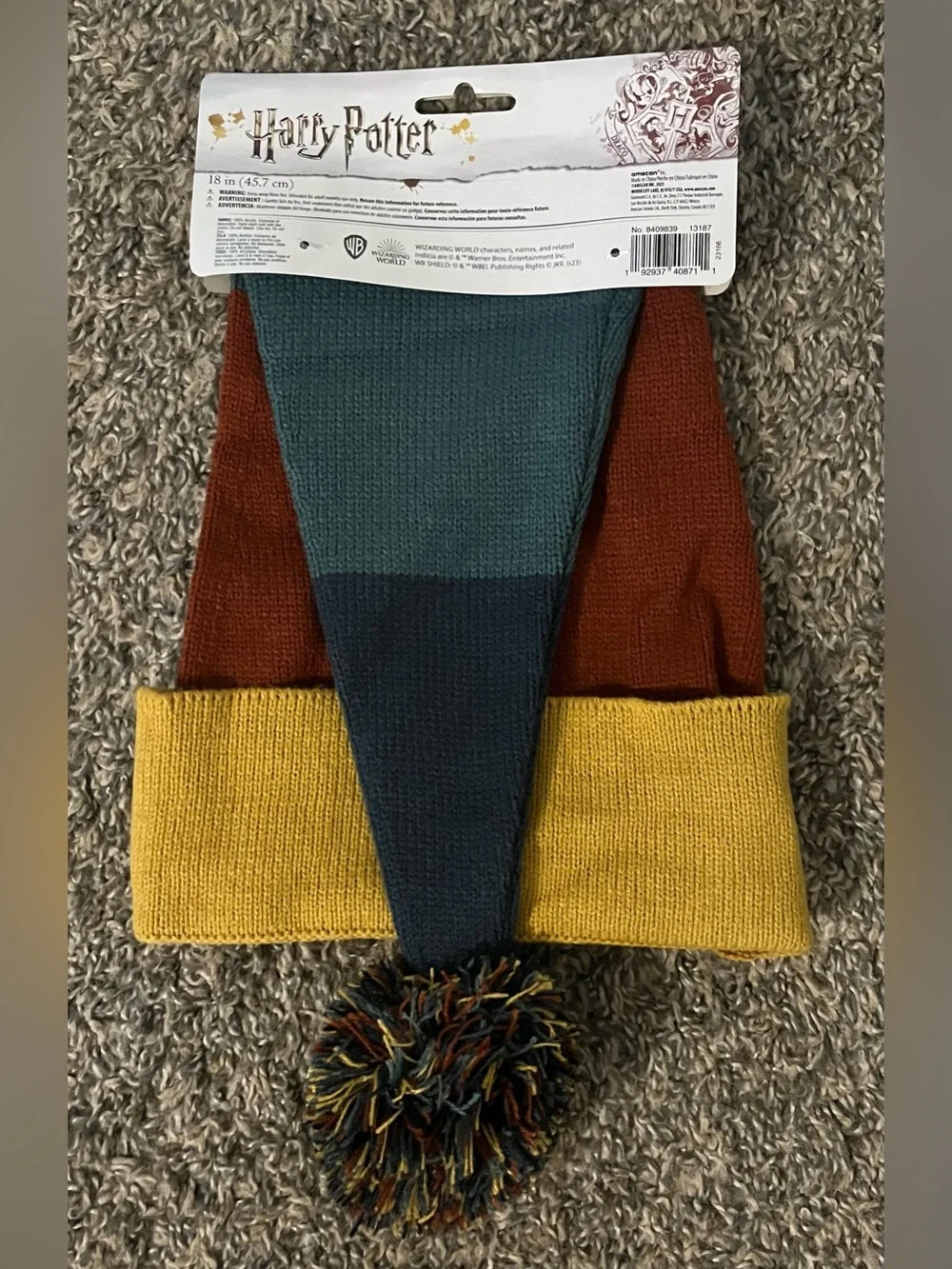 NWT Hogwarts Harry Potter Stocking Cap - Santa Hat Knit Hat with Pom Pom